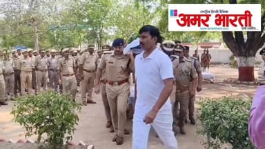 बाँदा :-पुलिस लाइन में शोक सभा में मृत पुलिसकर्मी को अर्पित की गई भावभीनी श्रद्धांजलि । बांदा पुलिस परिवार द्वारा मृत प...