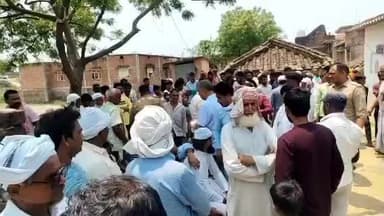 खजनी: पांच महीने पहले गूंजी थीं शहनाइयां, अब बिछ गईं लाशें: बेलघाट के मुकारिमपुर में पति फंदे से लटका मिला