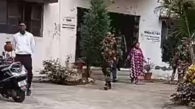 गुमला: दुष्कर्म व अश्लील वीडियो वायरल करने के आरोप में एएसआई मनोज पासवान गिरफ्तार, जेल भेजे गए