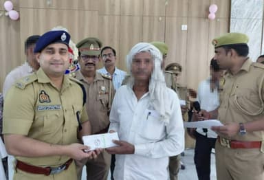 साइबर क्राइम सेल/थाना जनपद जौनपुर व थानों की साइबर सेल पुलिस टीम द्वारा सीईआईआर पोर्टल के माध्यम से 125 गुमशुदा मोबाइल (...
