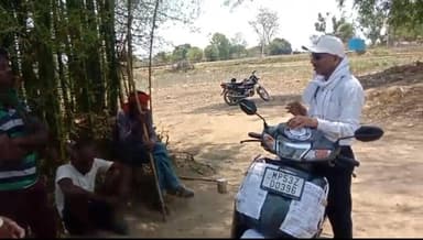 समाज में बदलाव लाने के लिए बड़े संसाधनों की नहीं,बल्कि बड़े संकल्प की आवश्यकता होती है।ऐसा ही प्रेरणादायक उदाहरण चुरहट त...