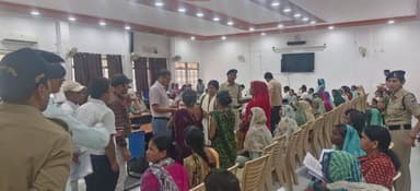 जिला पंचायत के मुख्य कार्यपालन अधिकारी शैलेन्द्र सिंह सोलंकी ने आमजन की समस्याओं को गंभीरता से सुनते हुए संबंधित विभागीय...