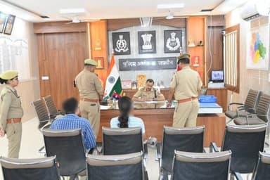 पुलिस अधीक्षक जालौन द्वारा क्षेत्राधिकारी व थाना प्रभारीगण के साथ गूगल मीट के माध्यम से वर्चुअली जनसुनवाई कर थानों/कार्य...