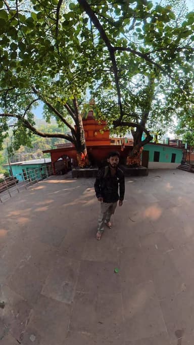 रुद्रप्रयाग में स्थित कोटेश्वर महादेव मदिंर में कुकर्मी के सर्वनाश की प्रार्थना की...