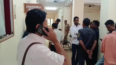 சிவகங்கை: பிரசவத்தின் போது குழந்தை உயிரிழப்பு: மருத்துவர் மீது நடவடிக்கை கோரி உறவினர்கள் தொடர் போராட்டம்