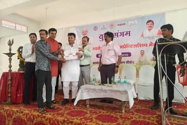• रोजगार मेले में हुआ 329 आवेदकों का प्राथमिक चयन
• 03 लाख 75 हजार रूपये के ऋण वितरित
युवाओं को रोजग...