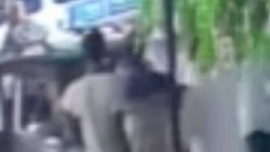 बकानी: बकानी अस्पताल में मरीज़ के परिजनों ने डॉक्टर से की मारपीट, थाने में कराया मुक़दमा दर्ज, घटना सीसीटीवी में कैद