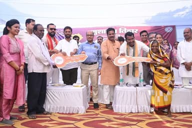सुशासन तिहार 2026 के अंतर्गत छुरा विकासखंड के ग्राम नवापारा में आयोजित समाधान शिविर में विधायक @rohitsahubjprajim के मुख...