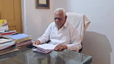 पत्थलगांव: पत्थलगांव में जमीन घोटाले पर सियासत गरम, रामपुकार बोले- 'मेरी जमीन भी हड़पी गई', भाजपा-कांग्रेस आमने-सामने