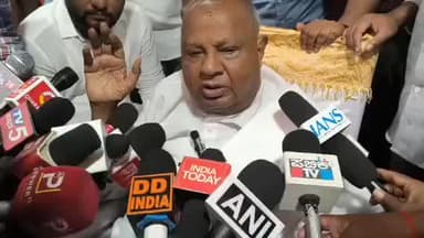 ಹಾಸನ: ತಮಿಳುನಾಡು ಸಿಎಂ ಜೋಸೆಫ್ ವಿಜಯ್ ಅವರನ್ನು ನಗರದಲ್ಲಿ ಹಾಡಿ ಹೊಗಳಿದ ಮಾಜಿ ಪ್ರಧಾನಿ ಹೆಚ್ ಡಿ ದೇವೇಗೌಡ