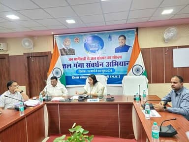 कलेक्टर द्वारा वन एवं राजस्व विभाग की
संयुक्त बैठक में एमपीएफआरए पोर्टल पर लंबित दावों की समीक्षा की गई
बड़वानी 12 मई 20...