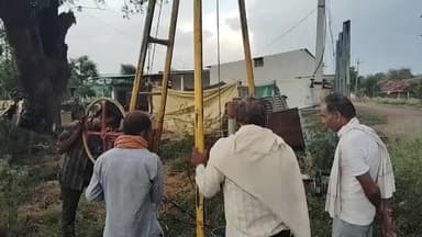 पिपरिया: धनाश्री पंचायत में नल-जल योजना बनी जीवनदायिनी, 20 फीट पाइपलाइन बढ़ाकर जल आपूर्ति बहाल