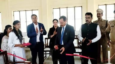 जिला कारागार में लीगल एड हेल्प डेस्क का शुभारंभ, अब मुलाकातियों को मिलेगा निःशुल्क विधिक सहयोग
संतकबीरनगर जिला कारागार ...