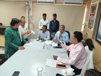 जनसुनवाई में 283 आवेदनों पर हुई सुनवाई
====
कलेक्टर प्रताप नारायण यादव ने कलेक्टर कार्यालय के कक्ष क्रमांक ...