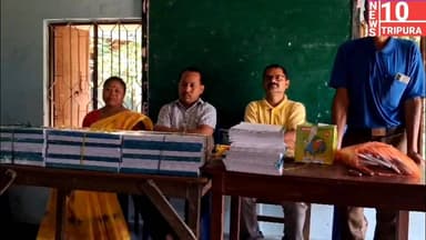 সাদর পাড়া উচ্চ বিদ্যালয়ের শিক্ষক- শিক্ষিকাদের উদ্যোগে ছাত্র -ছাত্রীদের মধ্যে স্কুলের খাতা,কলম, জুতো- মোজা এবং বিভিন্ন শ...