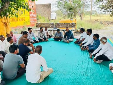 कलेक्टर श्रीमती मिशा सिंह के निर्देशानुसार में जिले के ग्रामीण क्षेत्रों में ग्रीष्मकाल के दौरान पेयजल व्यवस्थाओं को सुच...