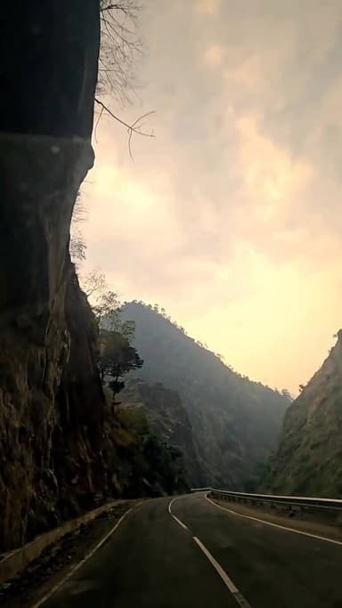 आदिकैलाश, ॐ पर्वत व कैलाश मानसरोवर मोटर मार्ग।
Nearby Tawaghat
