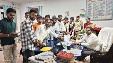 भादरा क्षेत्र के मलसीसर में विद्यार्थी पर हमले के विरोध में एसएफआई का प्रदर्शन, आरोपियों की गिरफ्तारी की मांग
नोहर। भादर...