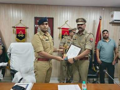 आज दिनांक 12-05-2026 को पुलिस अधीक्षक अमरोहा श्री लखन सिंह यादव द्वारा जनपद अमरोहा में माह अप्रैल में थाना प्रभारी सैदनग...