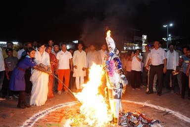 “संकल्प” अभियान के तहत सीधी में नशा मुक्ति का जनआंदोलन
-------
विधायक श्रीमती रीती पाठक की अगुवाई में निकली जागरूकता र...
