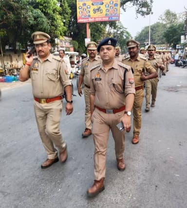 जनपद कुशीनगर में शान्ति/सुरक्षा एवं कानून व्यवस्था को सुदृढ़ बनाये रखने हेतु क्षेत्राधिकारी कसया श्री कुन्दन कुमार सिंह ...