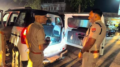 #अपर_पुलिस_अधीक्षक_रामपुर द्वारा क्षेत्राधिकारी टांडा के साथ थाना अजीमनगर क्षेत्रान्तर्गत मुरसैना चौकी पर संदिग्ध वाहन च...
