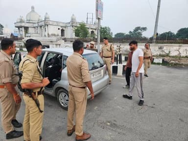 #एसपीˍरामपुर के निर्देशन में क्षेत्राधिकारी, नगर द्वारा थाना गंज क्षेत्रान्तर्गत विशेष अभियान चलाकर सघन चेकिंग की गई। अभ...