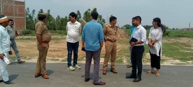 निजी बस स्टापों की भूमि का जिलाधिकारी ने किया निरीक्षण, ई-रिक्शों की सघन चेकिंग के निर्देश
हरदोई। जिलाधिकारी अनुनय झा न...