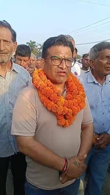 नगर परिषद के वार्ड नंबर 13 में कुलदीप चौधरी के समर्थन में उतरे हेमंत शर्मा, वार्ड के लोगों का मिल रहा है प्यार और समर्थन