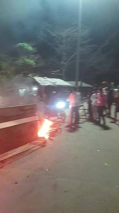 धनबाद के बरमसिया में हुई हत्या। लोगों ने क्या सड़क जाम देखें LIVE....