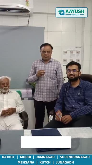 પરસોત્તમભાઈને પેરાલીસીસની અસર થવાને કારણે સારવારની જરૂર હતી 💙🧠
તેઓ Oswal Aayush Hospital આવ્યા અને ડૉ. ધવલ રાજપરાના માર્...