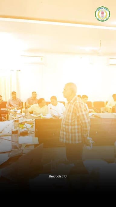 कलेक्टर सुश्री संतन देवी जांगड़े के मार्गदर्शन में आज कलेक्ट्रेट सभाकक्ष में जनदर्शन कार्यक्रम का आयोजन किया गया। इस दौरा...