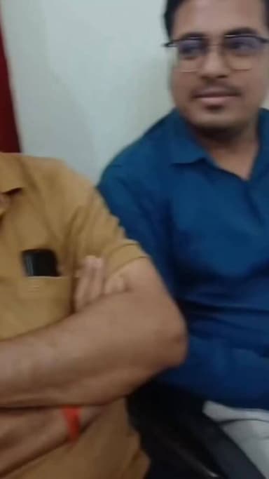 छतरपुर ब्रेकिंग न्यूज़
📱 डिप्टी कलेक्टर को ‘ठेंगा’! समीक्षा बैठक में मोबाइल पर ताश खेलते दिखे बाबू राघवेंद्र सिंह ----
...