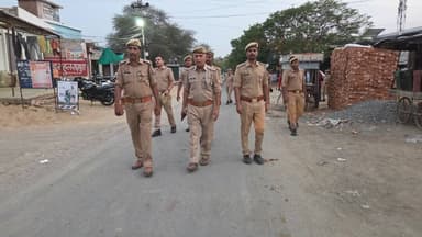#JhansiPolice #SSPJhansi @bbgtsmurthyips के निर्देशन में जनपद में कानून-व्यवस्था सुदृढ़ रखने एवं आमजन में सुरक्षा की भाव...