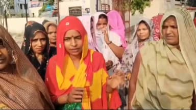 #नरेगा योजना के नाम पर महिलाओं से ठगी, घूरपुर थाने पर प्रदर्शन..!
#prayagrajnews #viralnews #prayagrajpolice