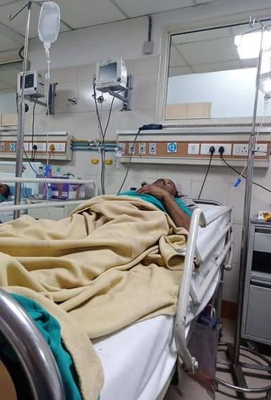 दानी सज्जनों से मदद की गुहार
धर्मशाला के ओल्ड चड़ी रोड़ से अमीर चंद जो पिछले 2 वर्षों से कैंसर से जूझ रहे हैं, जहां परिव...