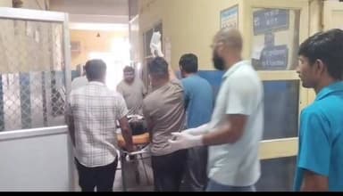 बालेसर (जोधपुर)_ एनएच 125 पर धीरपुरा गांव में ट्रेलर की टक्कर से तीन स्कू*ली बच्चे घा*यल,धीरपुरा के सरकारी स्कूल के बच...