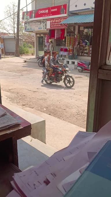 भीषण गर्मी में लोगों के कम हुई आवाजाही