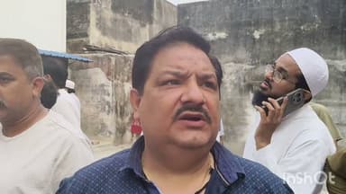 नजीबाबाद कटहरा मार्केट में तीन मंजिला कपड़े की दुकान में ल*गी आ*ग मचीं अफरातफरी।#आग #फायरब्रिगेड