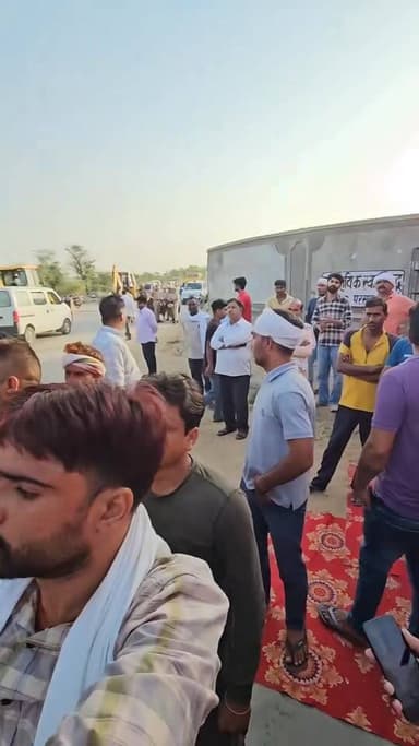 पूर्व मंत्री डॉ राजकुमार शर्मा सहित उनके समर्थकों को पुलिस ने लिया हिरासत में