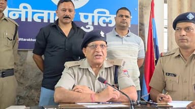 हल्द्वानी में आम के बाग में काम करने वाला निकला चरस तस्कर, मिली दो किलो चरस..।.
#khabar_pahad #halwanicity #हल्द्वानी
