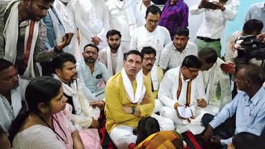 #सागर जिले के #शाहपुर में #शराब #माफियाओं द्वारा दो युवकों की #हत्या कर दी गई। कांग्रेस #प्रदेशाध्यक्ष #जीतू #पटवारी एवं...