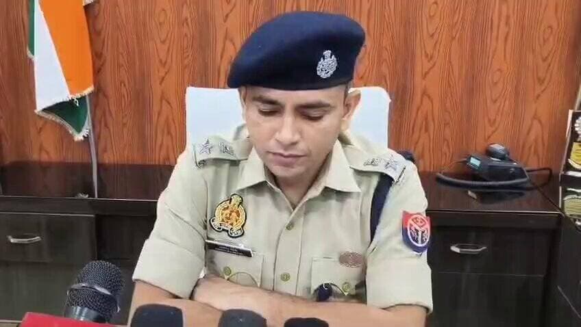 थाना भोट पुलिस द्वारा मुठभेड में 02 एचएस (गौकश) अभियुक्तों को गिरफ्तार करने के संबंध में #एसपीˍरामपुर द्वारा दी गयी बाइट...