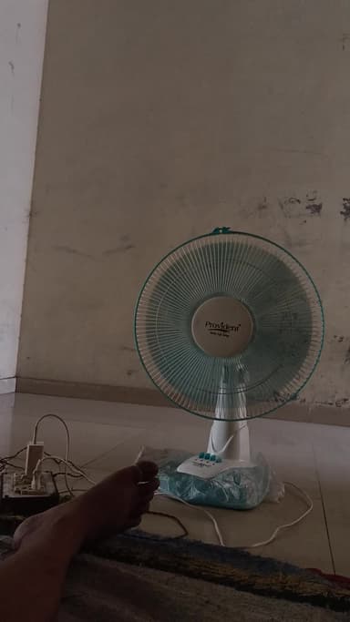garmi kai rahat ke liye fan bahut jaruri hai