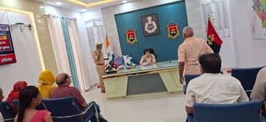✴️दिनांक13.05.2026✴️
पुलिस अधीक्षक सुलतानपुर @ipsCharuNigam द्वारा पुलिस कार्यालय में आयोजित #जनसुनवाई के दौरान समस्त क...
