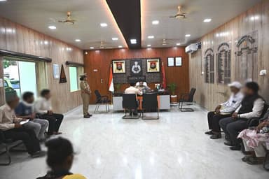 #SSP_अयोध्या द्वारा वरिष्ठ पुलिस अधीक्षक कार्यालय में जनता की समस्याओं को सुनकर यथा संभव मौके पर ही निस्तारित किया गया व...