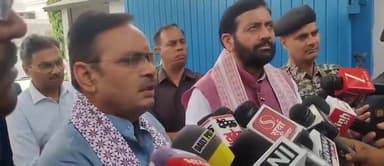 “माननीय हमारे देश के यशस्वी प्रधानमंत्री नरेंद्र मोदी जी ने कई विषयों पर गाइडलाइन दी है। हम सभी मुख्यमंत्री उस गाइडलाइन ...