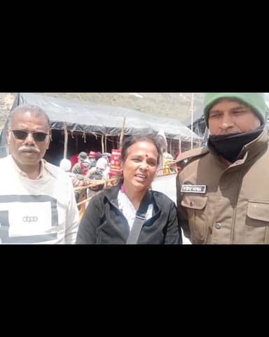 🚨 *केदारनाथ यात्रा में रुद्रप्रयाग पुलिस का मानवीय चेहरा* 🙏
श्री केदारनाथ धाम यात्रा में रुद्रप्रयाग पुलिस सिर्फ सुरक्ष...