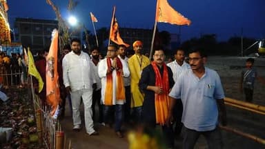 अरियरी महायज्ञ में शामिल हुए सांसद अरुण भारती।
जिले के अरियरी गांव में आयोजित श्री श्री 108 महायज्ञ में शामिल होकर पूजा...