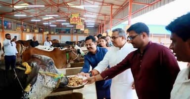 गौशाला समिति शेखपुरा द्वारा सांसद अरुण भारती को सम्मानित।
गौसेवा, व्यवस्थाओं एवं जनसहभागिता को लेकर चर्चा हुई।
जमुई सांस...